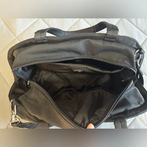 Lululemon City Essentials Bag 25L - Picture 2 of 3